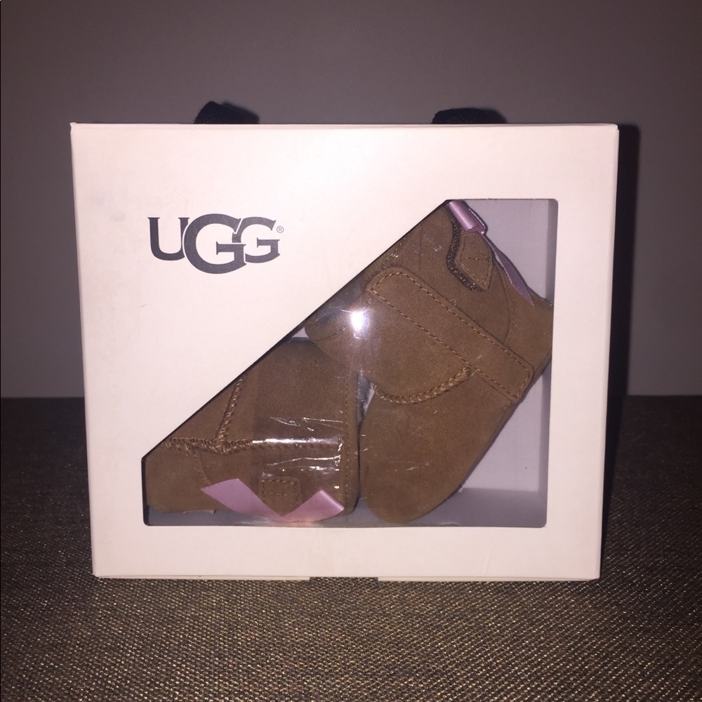 Girls Ugg Boots! - Picture 2 of 8